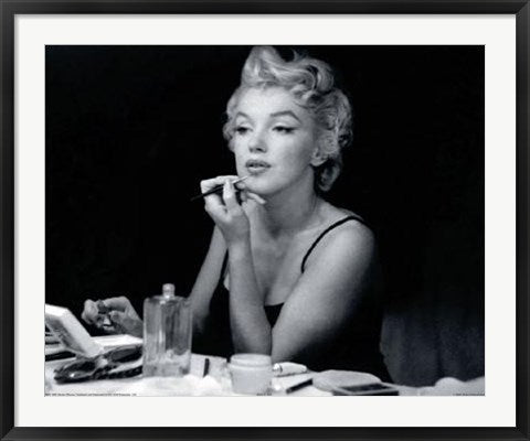 Framed Art Marilyn (lipstick) by Sam Shaw | 24 x 36