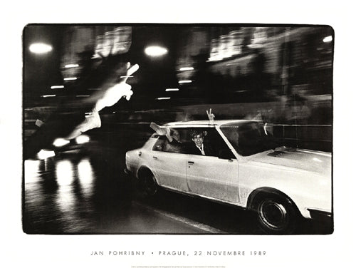 Framed Art Place Wenceslas, Prague, 22 Novembre 1989 by Jan Pohribny