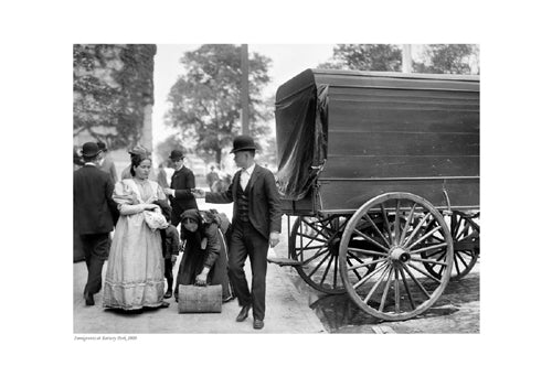 Framed Art Immigrants at Battery Park, 1900 13 x 19
